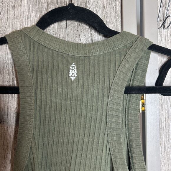 Lot of 2 Free People Movement Womens Tank Tops Gray and Green Ribbed Size L - Picture 6 of 8